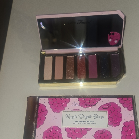 Too Faced Razzle Dazzle Berry Eye Shadow Palette - Picture 2 of 6